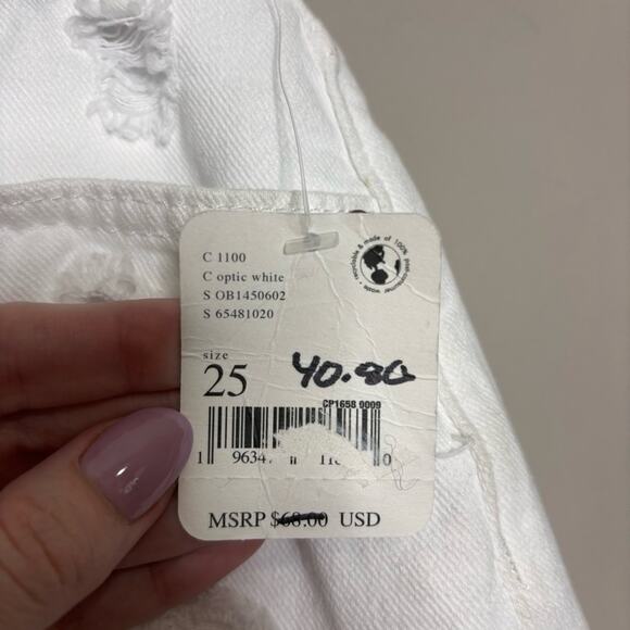 NWT Free People Maggie Mid-Rise Distressed Shorts Optic White Size 25 - Picture 9 of 10